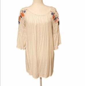 Umgee Embroidered Bell Sleeve Top Size Large